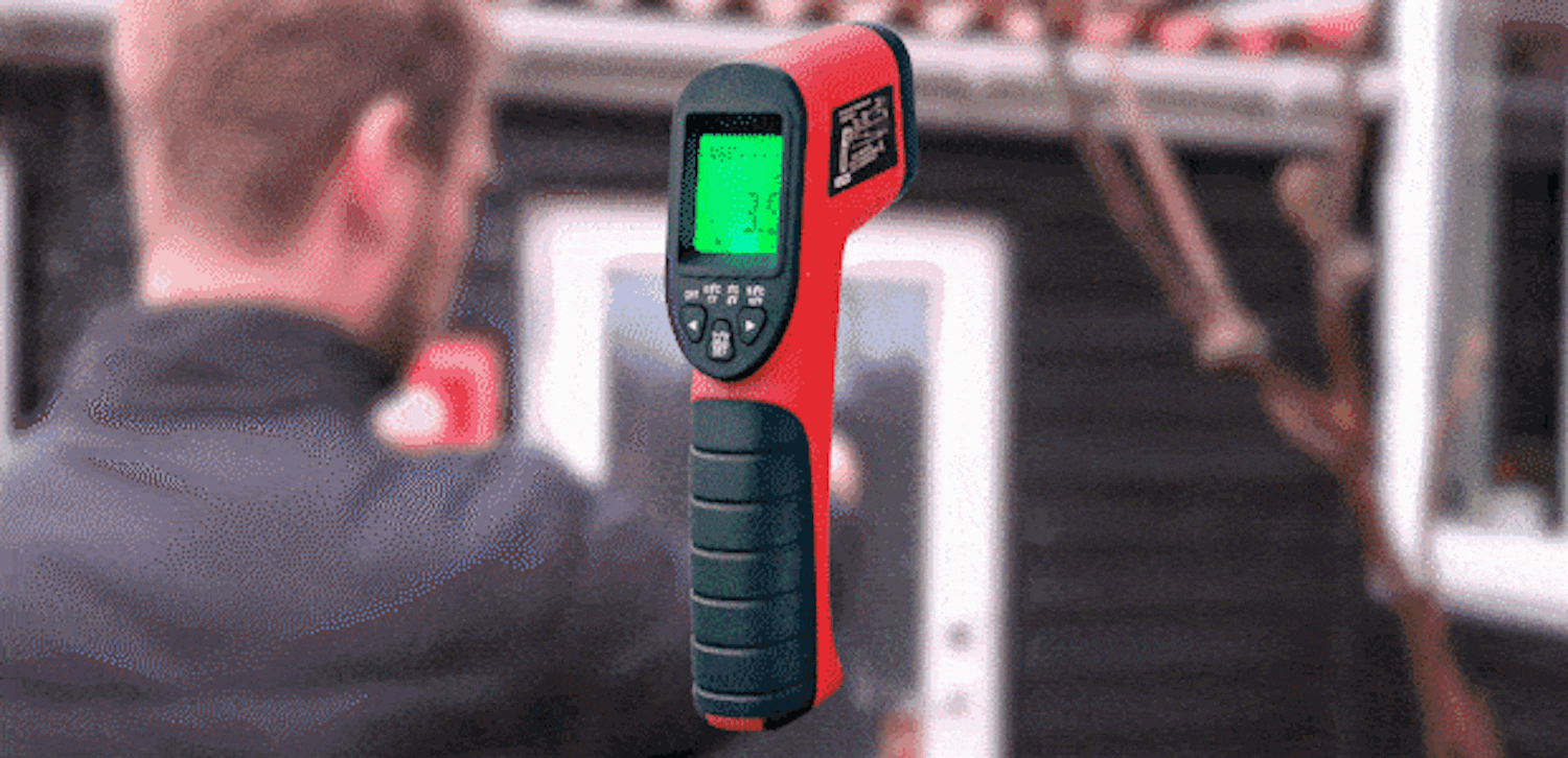 Infrarødt termometer finder varmeudslip Tjek husets varmeudslip med et infrarødt termometer